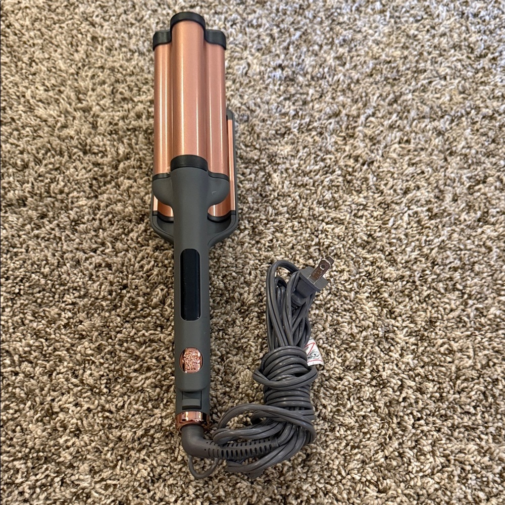 Copper and Black Hair Waver